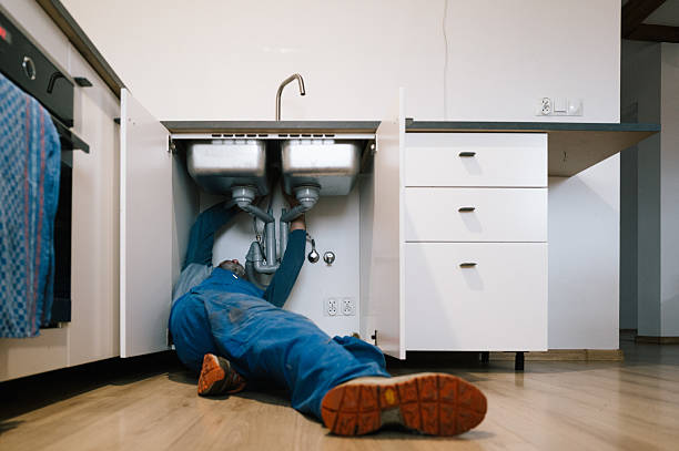 Professional Leak Detection technician working in Allenton, MI
